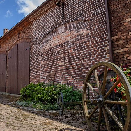 Вилла Na Uboczu Грыфув-Слёнский Экстерьер фото